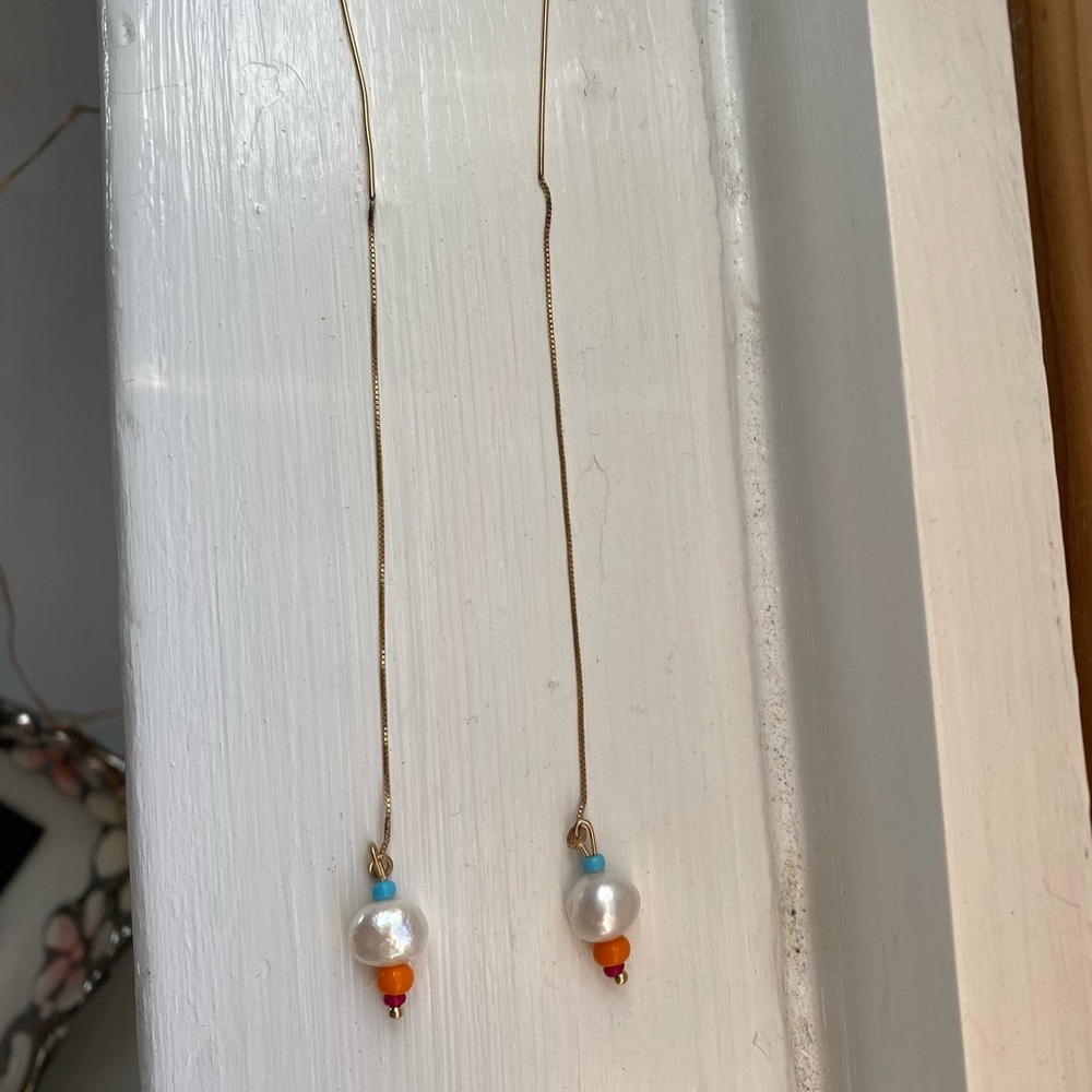 Drop stone earrings